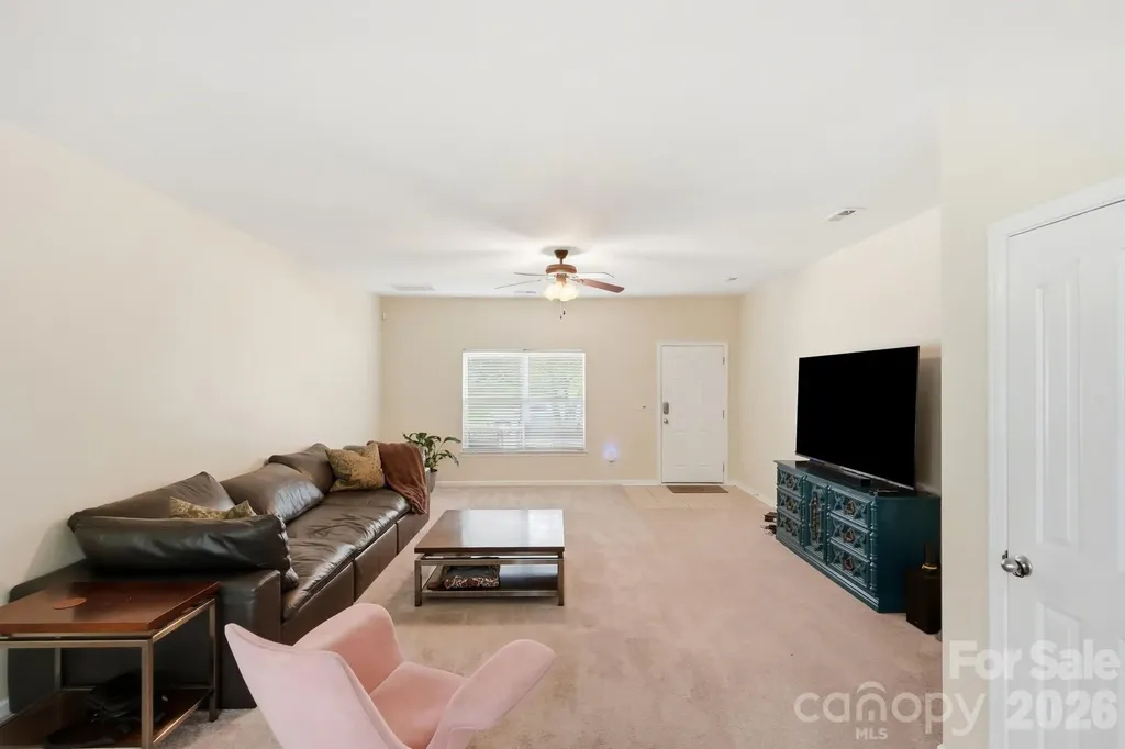 8619 Earthenware Drive Charlotte NC 28269