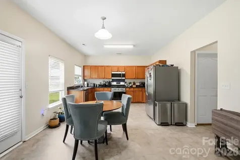 8619 Earthenware Drive Charlotte NC 28269