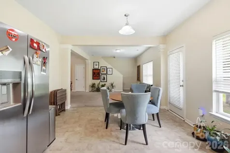 8619 Earthenware Drive Charlotte NC 28269