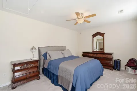 8619 Earthenware Drive Charlotte NC 28269