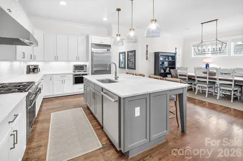 520 Hillside Avenue Charlotte NC 28209