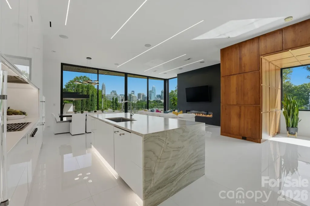 304 Frazier Avenue Charlotte NC 28216