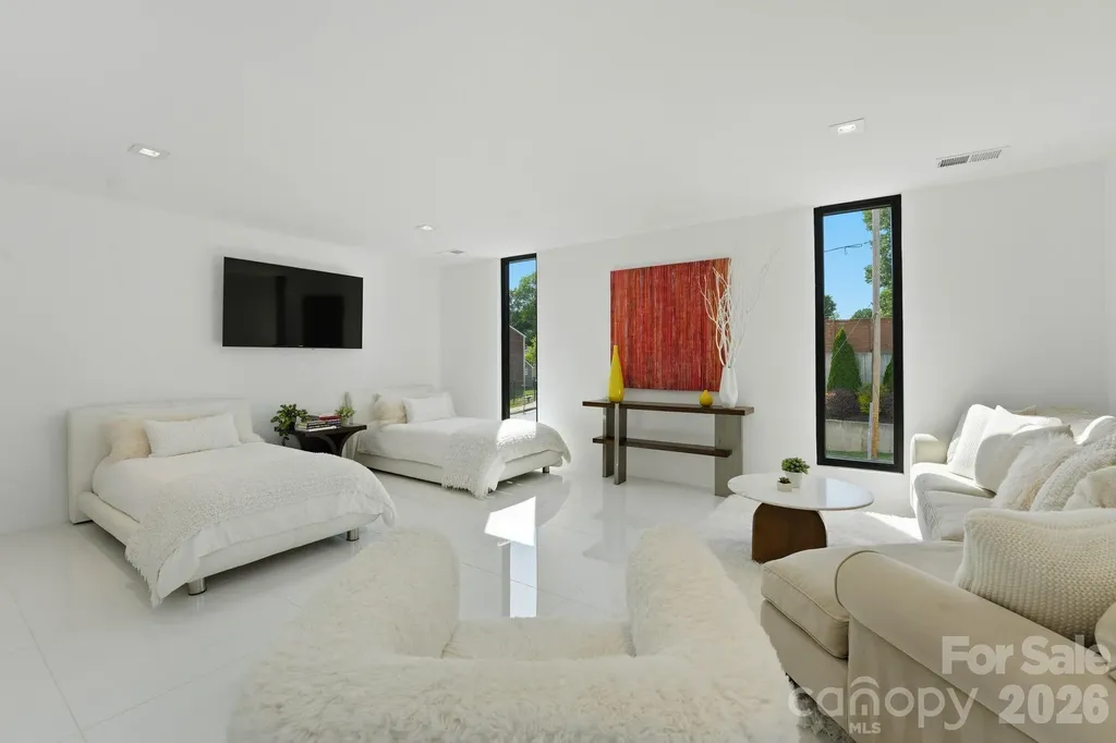 304 Frazier Avenue Charlotte NC 28216