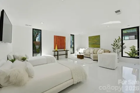 304 Frazier Avenue Charlotte NC 28216