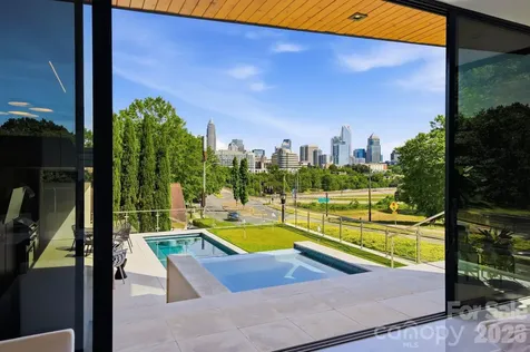 304 Frazier Avenue Charlotte NC 28216