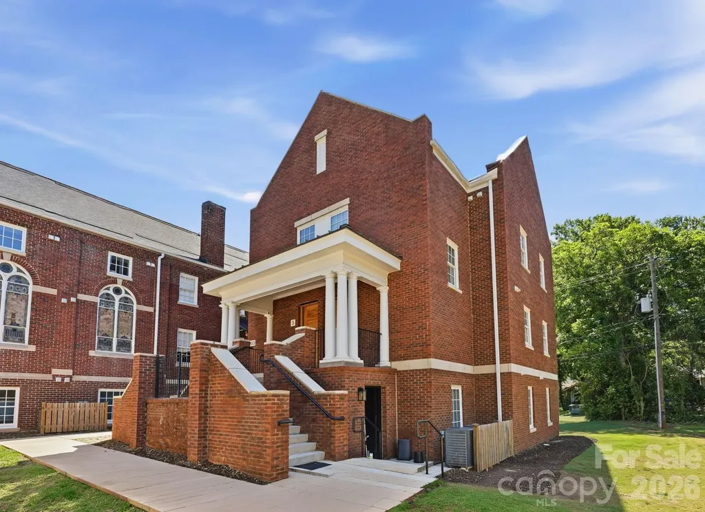 203 Grandin Road Charlotte NC 28208