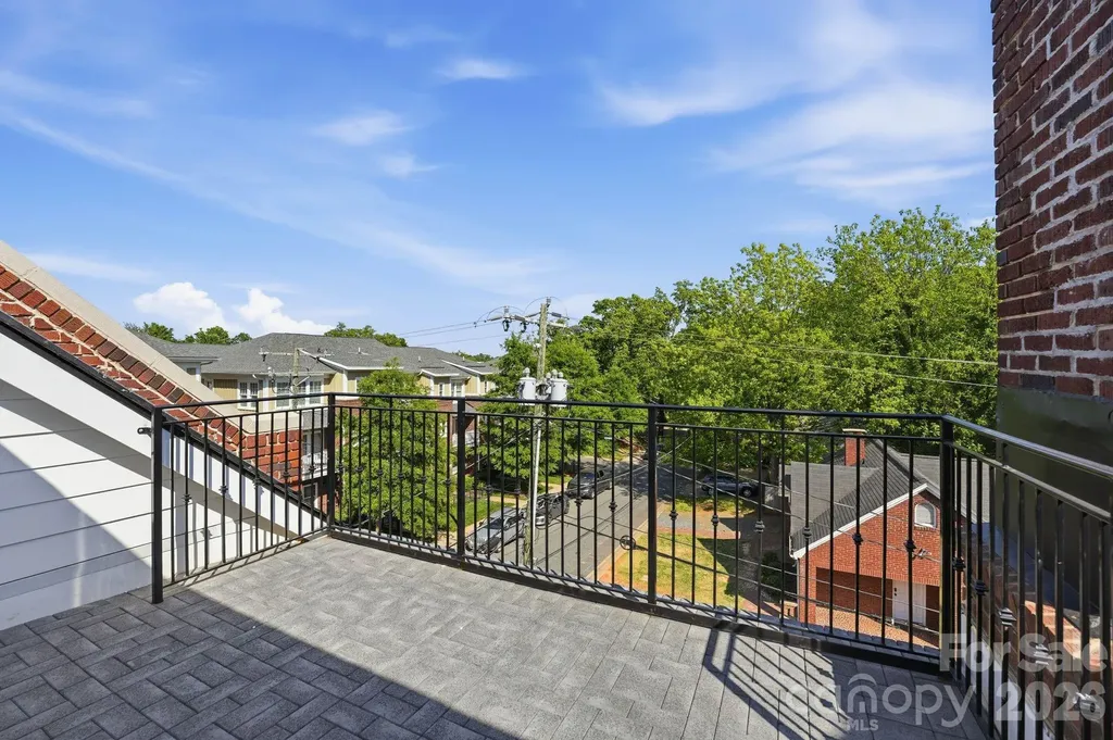 203 Grandin Road Charlotte NC 28208