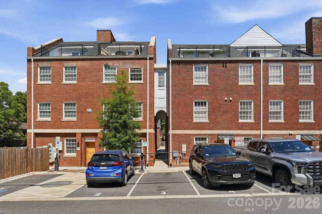 203 Grandin Road Charlotte NC 28208