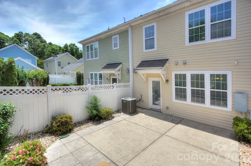 1023 White Point Drive Huntersville NC 28078