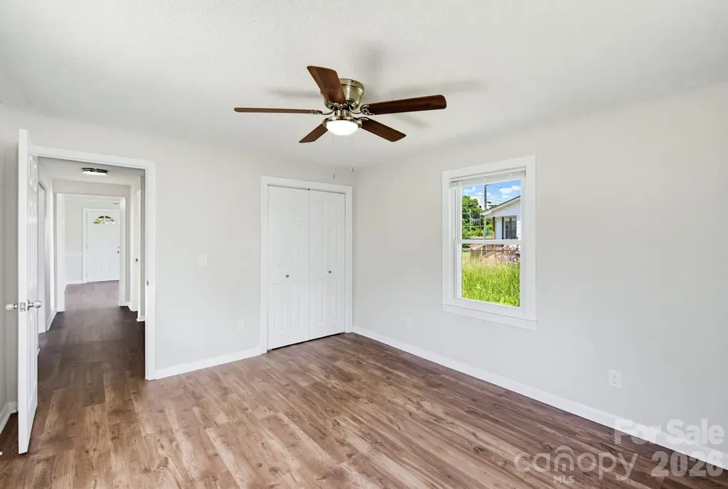 1627 Warren Avenue Gastonia NC 28054