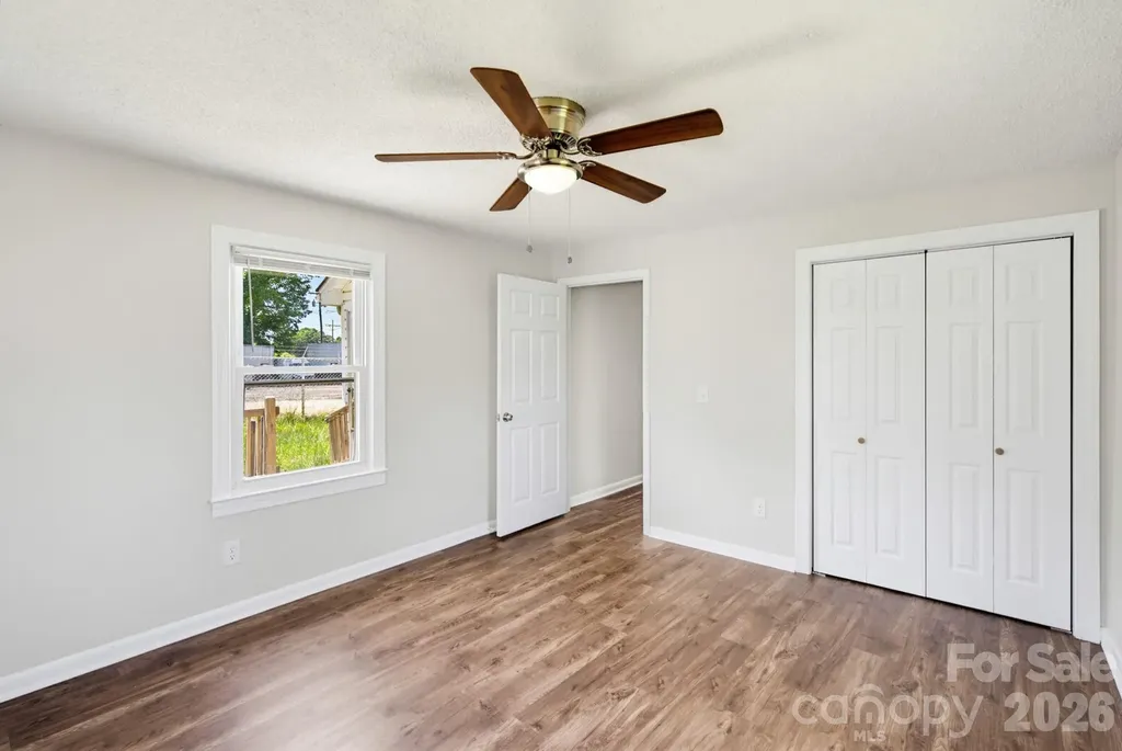 1627 Warren Avenue Gastonia NC 28054