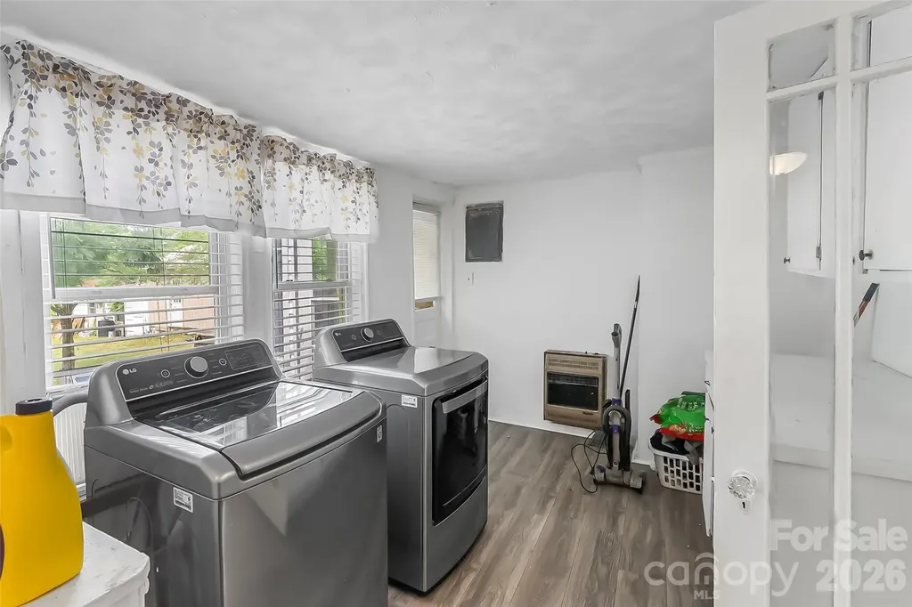 137 12th Street NW Hickory NC 28601