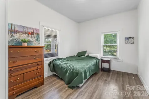 137 12th Street NW Hickory NC 28601