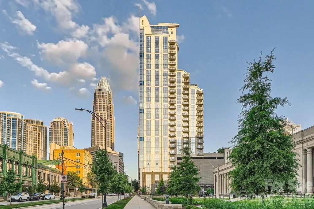 333 W Trade Street W Charlotte NC 28202