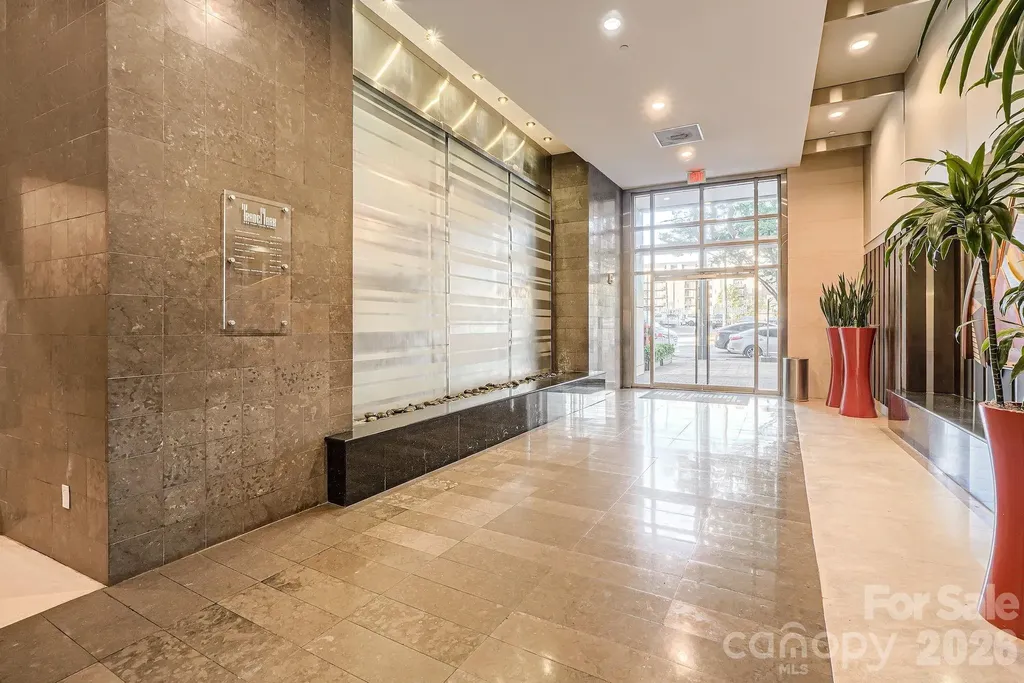 333 W Trade Street W Charlotte NC 28202