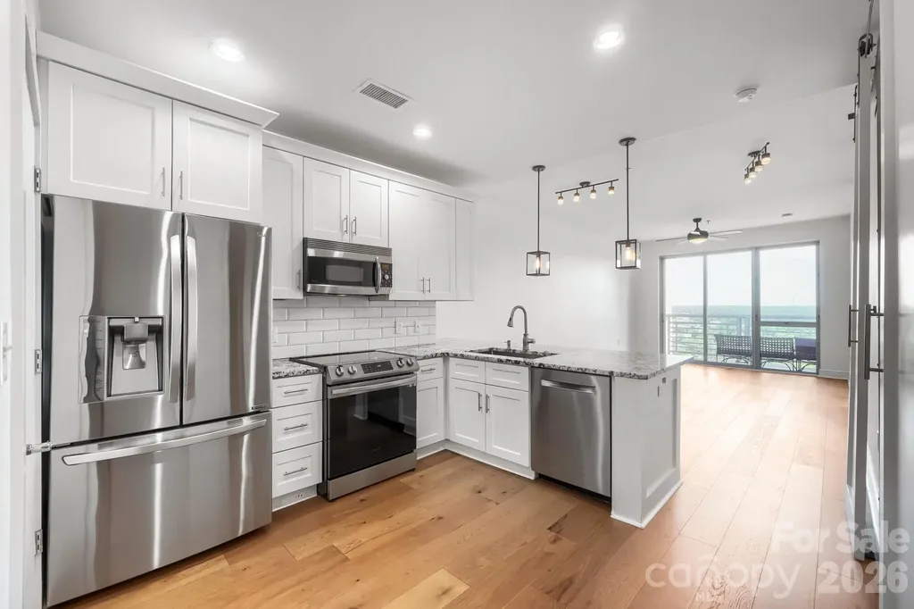 333 W Trade Street W Charlotte NC 28202