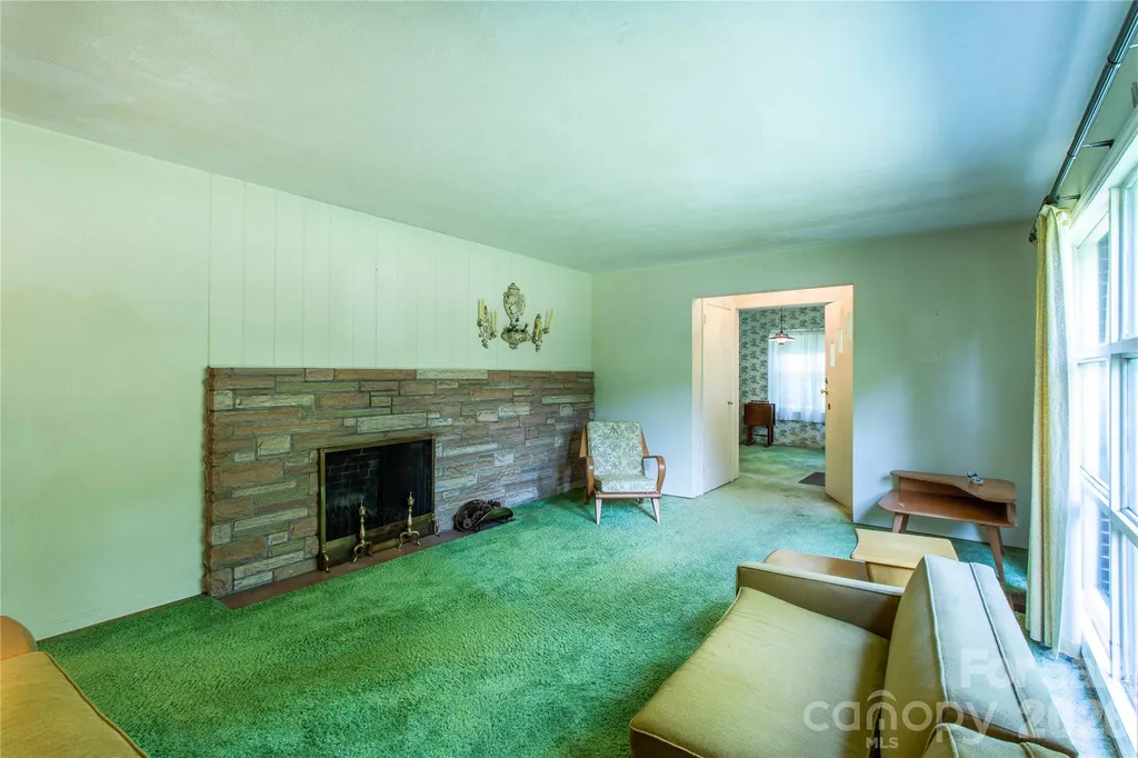 3004 Kanuga Road Hendersonville NC 28739