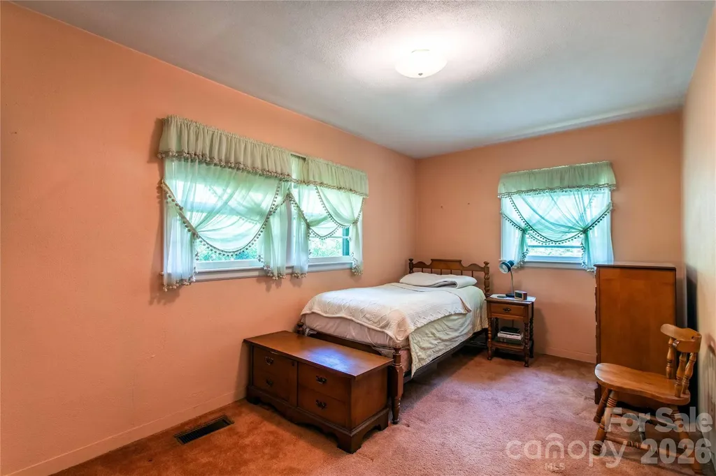 3004 Kanuga Road Hendersonville NC 28739