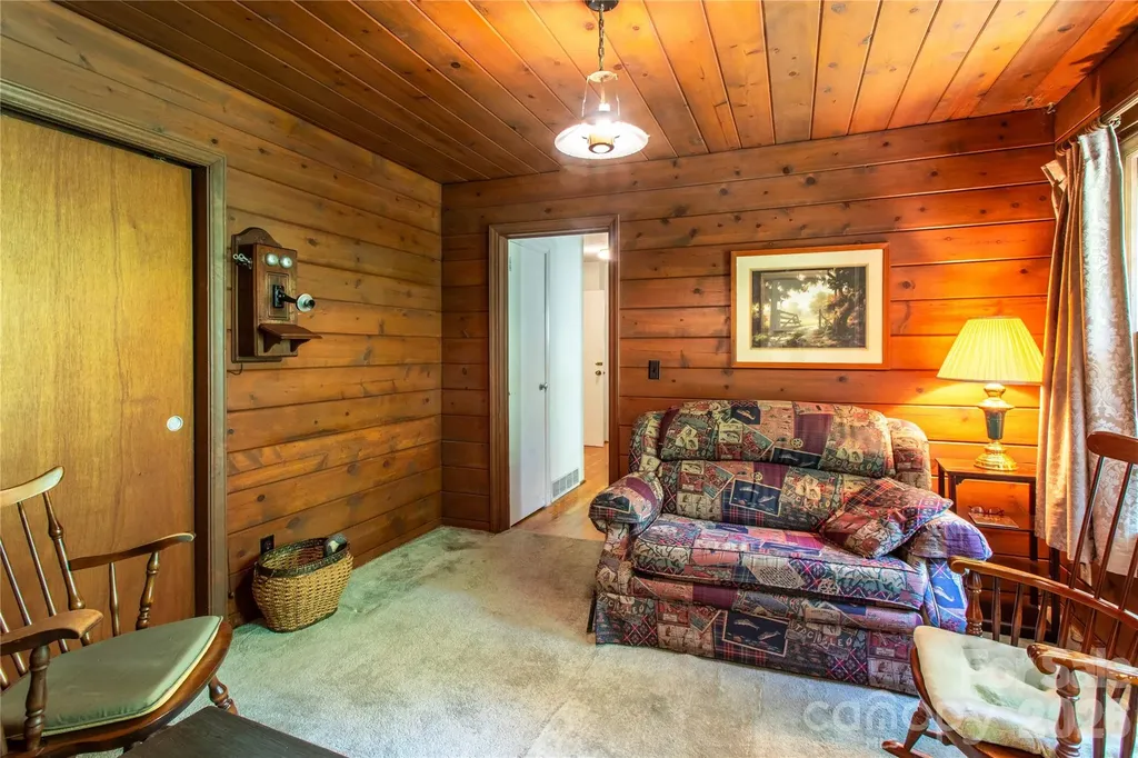 3004 Kanuga Road Hendersonville NC 28739