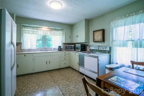 3004 Kanuga Road Hendersonville NC 28739