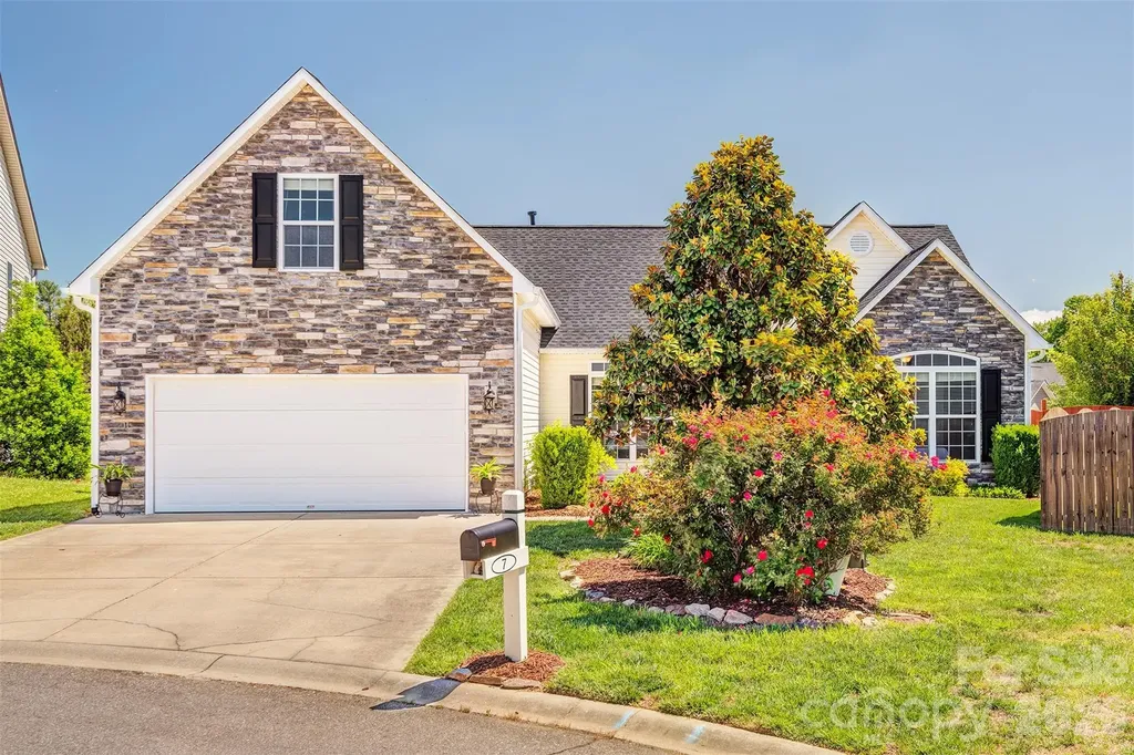 Asheville NC, 7 Breyerton Court