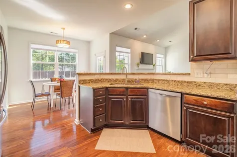 7 Breyerton Court Asheville NC 28804