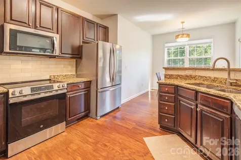 7 Breyerton Court Asheville NC 28804