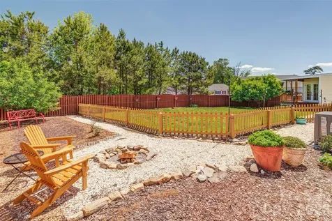 7 Breyerton Court Asheville NC 28804