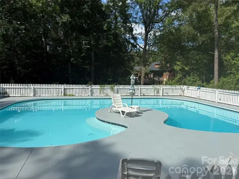 209 Fairway Road Cheraw SC 29520
