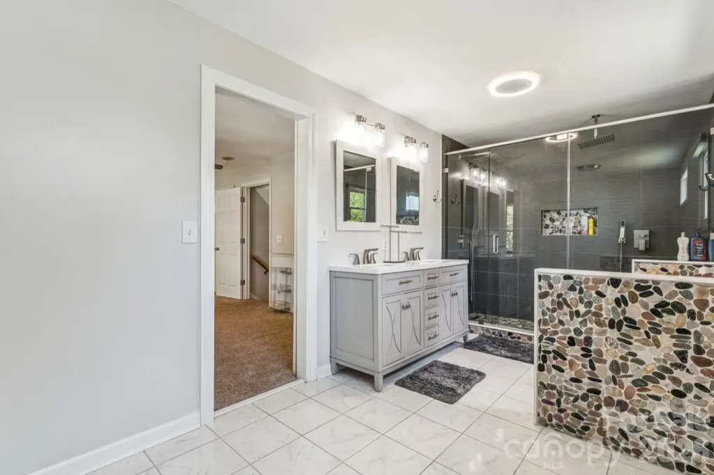 49571 Blackberry Road Norwood NC 28128