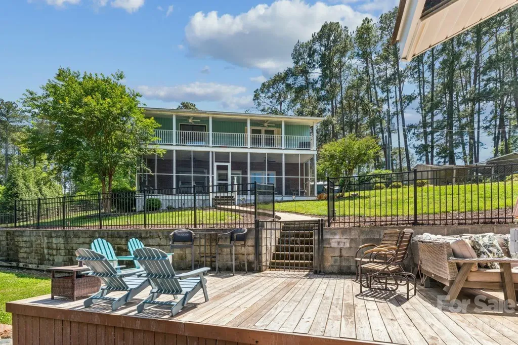 49571 Blackberry Road Norwood NC 28128