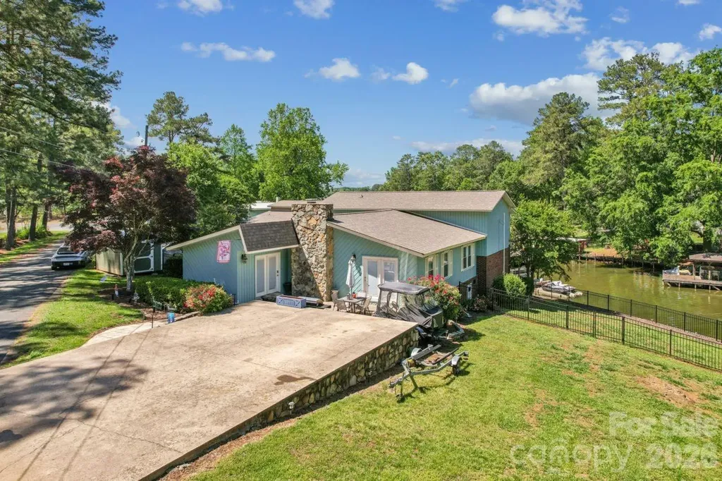 49571 Blackberry Road Norwood NC 28128