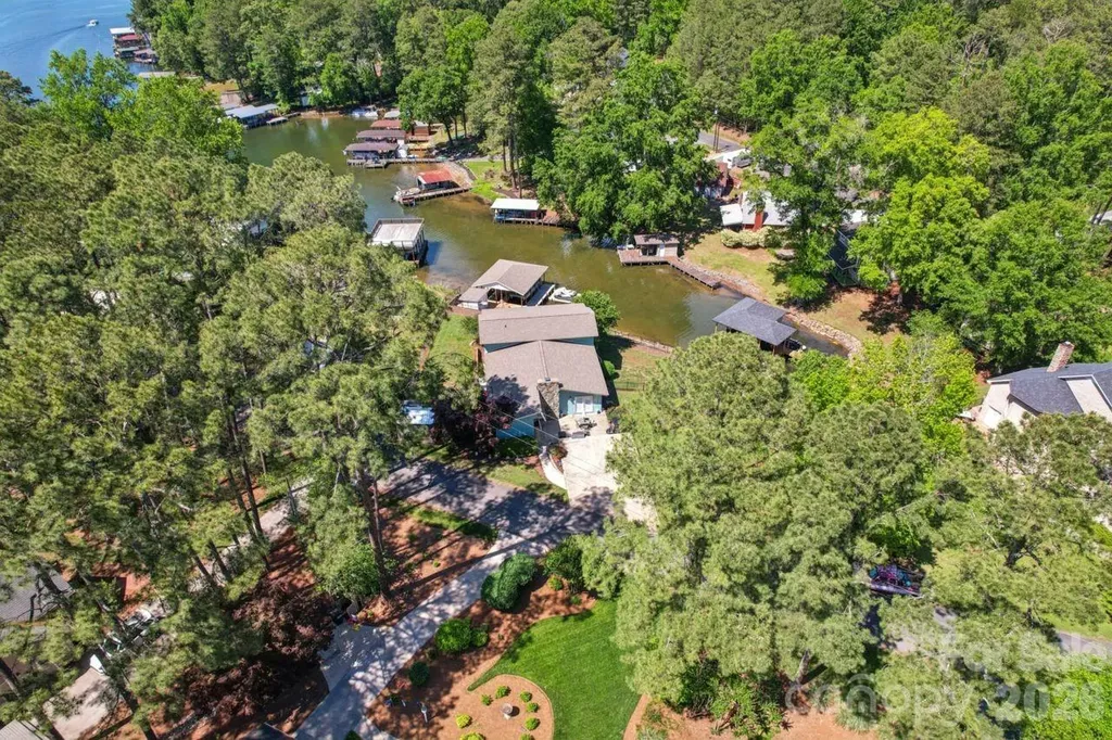 49571 Blackberry Road Norwood NC 28128