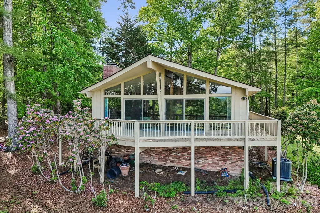 3 Greenbriar Woods Circle Etowah NC 28729