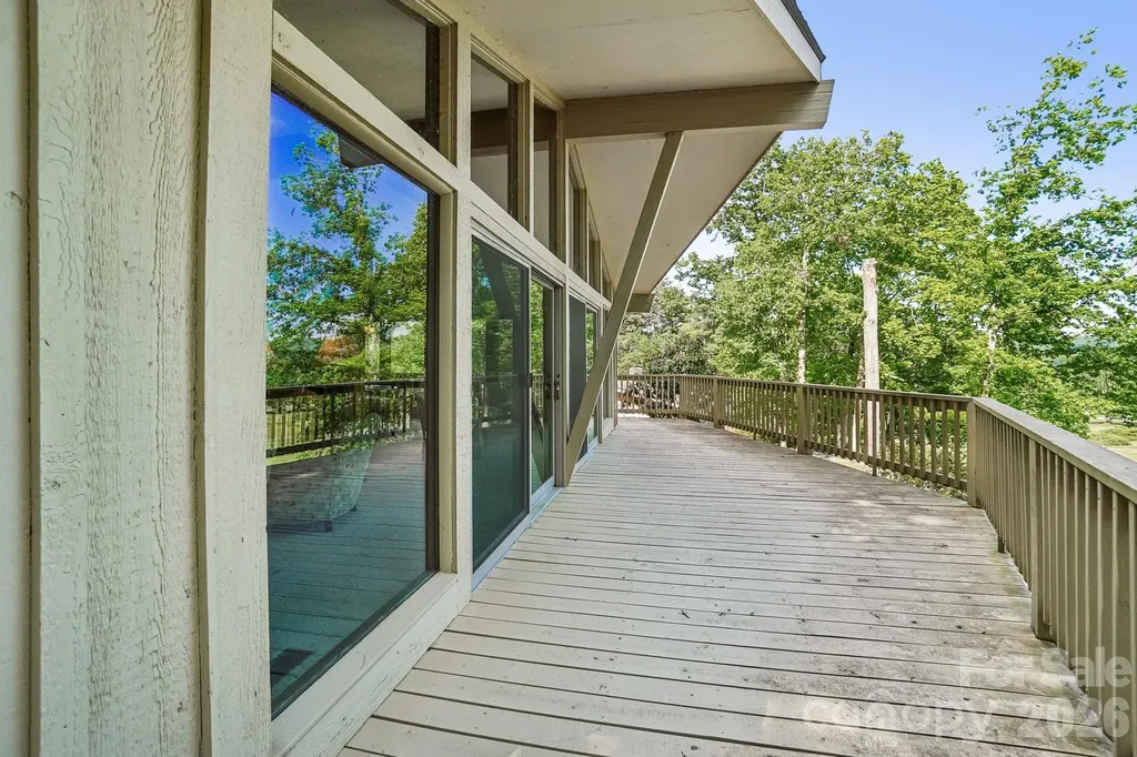 3 Greenbriar Woods Circle Etowah NC 28729