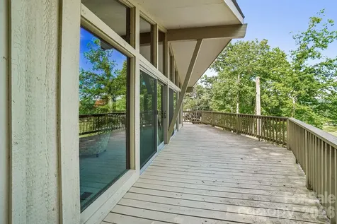 3 Greenbriar Woods Circle Etowah NC 28729