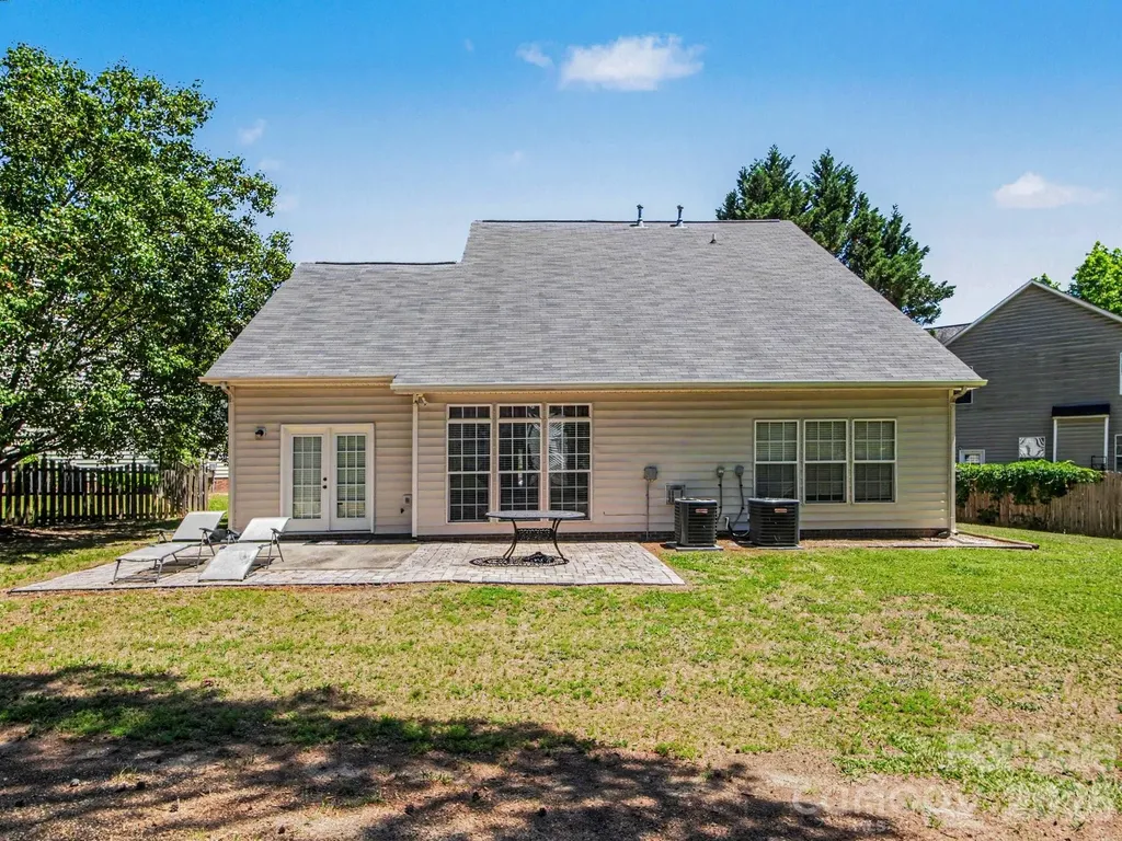8800 Cavonnier Lane Charlotte NC 28216