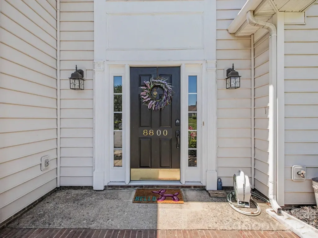 8800 Cavonnier Lane Charlotte NC 28216