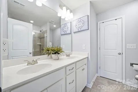 6913 Walnut Branch Lane Charlotte NC 28277