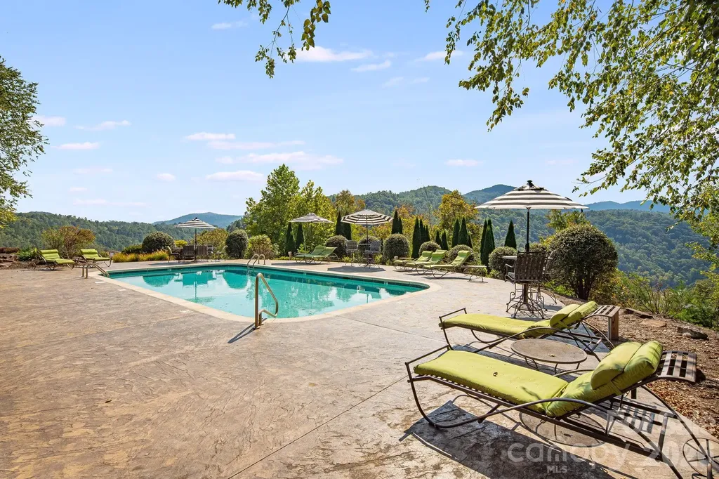 76 Dancing Wind Lane Marshall NC 28753