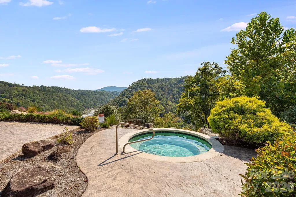 76 Dancing Wind Lane Marshall NC 28753