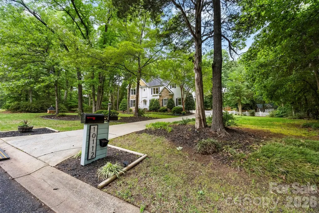 10112 Windtree Lane Charlotte NC 28215
