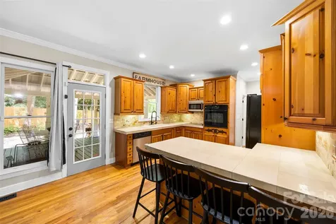10112 Windtree Lane Charlotte NC 28215