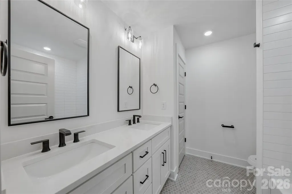 2812 Phillips Avenue Charlotte NC 28208