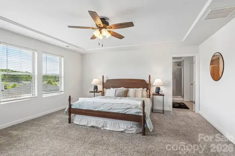 11912 Red Leaf Drive Charlotte NC 28215