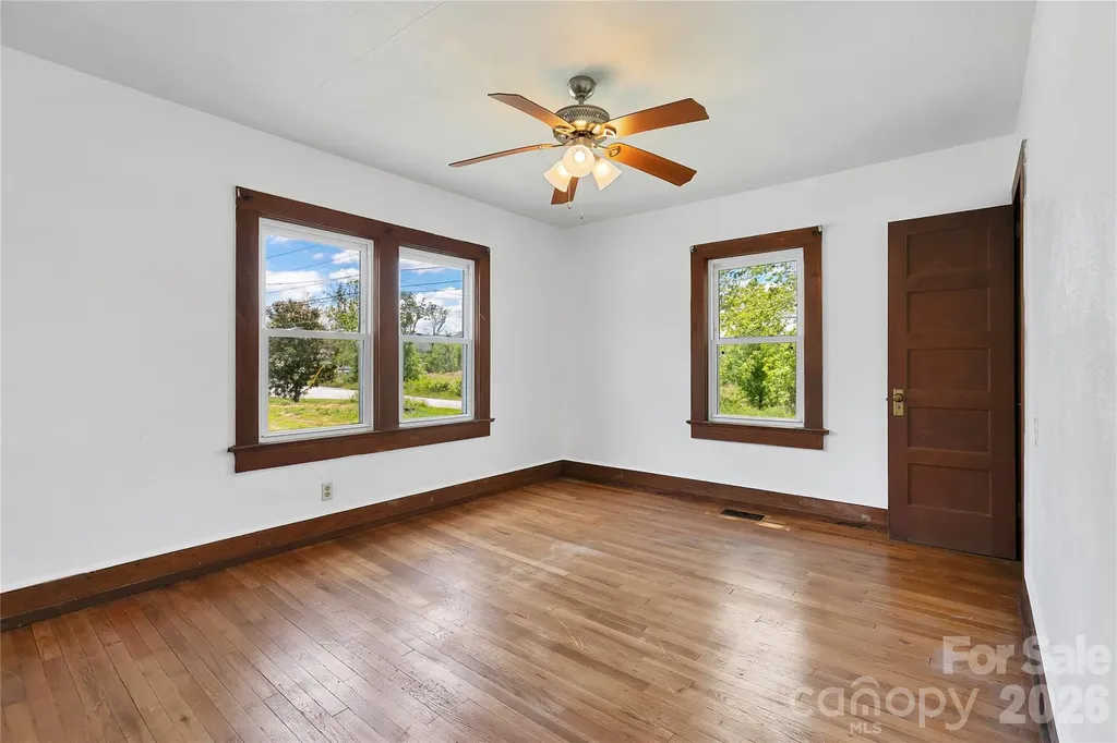 587 Old Hendersonville Highway Brevard NC 28712