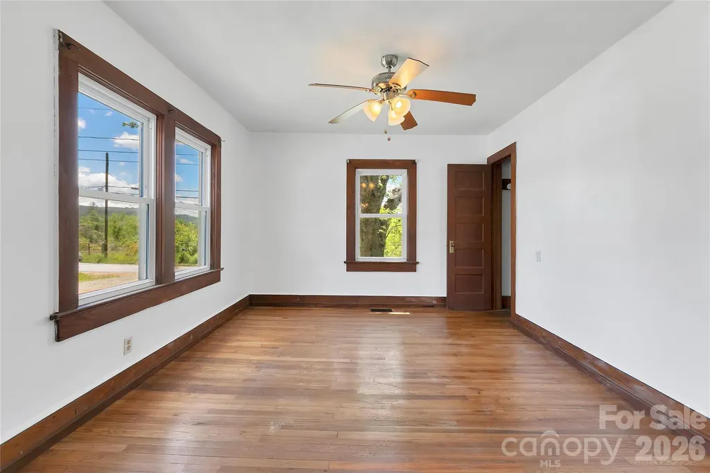 587 Old Hendersonville Highway Brevard NC 28712