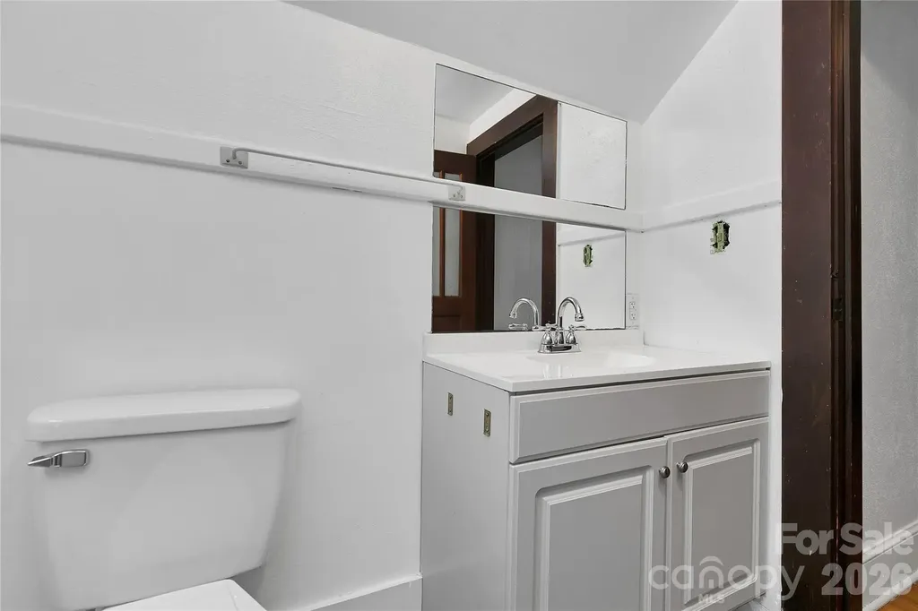 587 Old Hendersonville Highway Brevard NC 28712