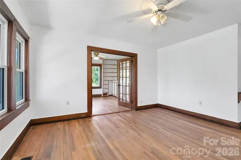 587 Old Hendersonville Highway Brevard NC 28712