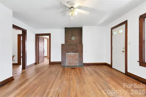 587 Old Hendersonville Highway Brevard NC 28712